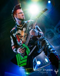 20150922-Five Finger Death Punch-00018